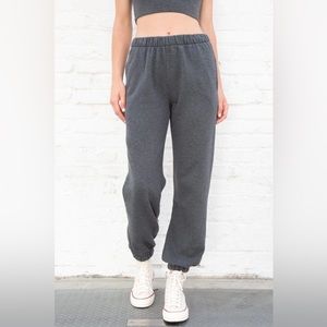 Brandy Melville Rosa Sweatpants